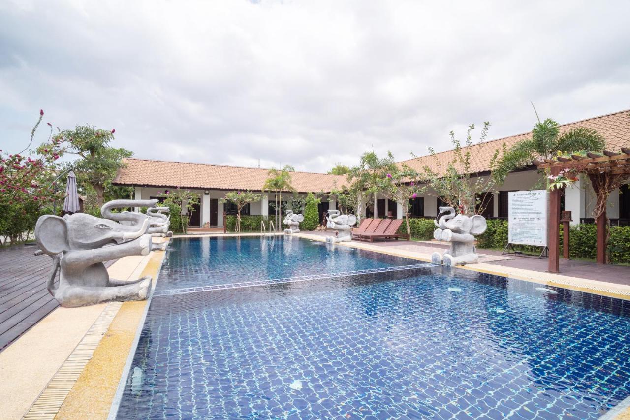 Oyo 837 Baan Kiang Nam Resort Bang Lamung Eksteriør billede