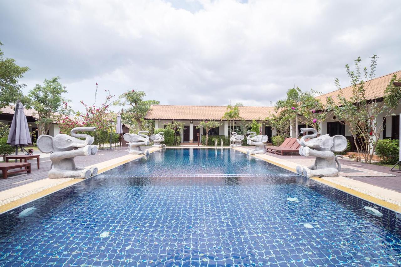 Oyo 837 Baan Kiang Nam Resort Bang Lamung Eksteriør billede
