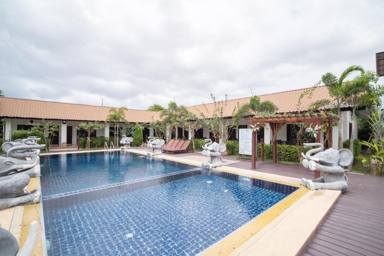 Oyo 837 Baan Kiang Nam Resort Bang Lamung Eksteriør billede