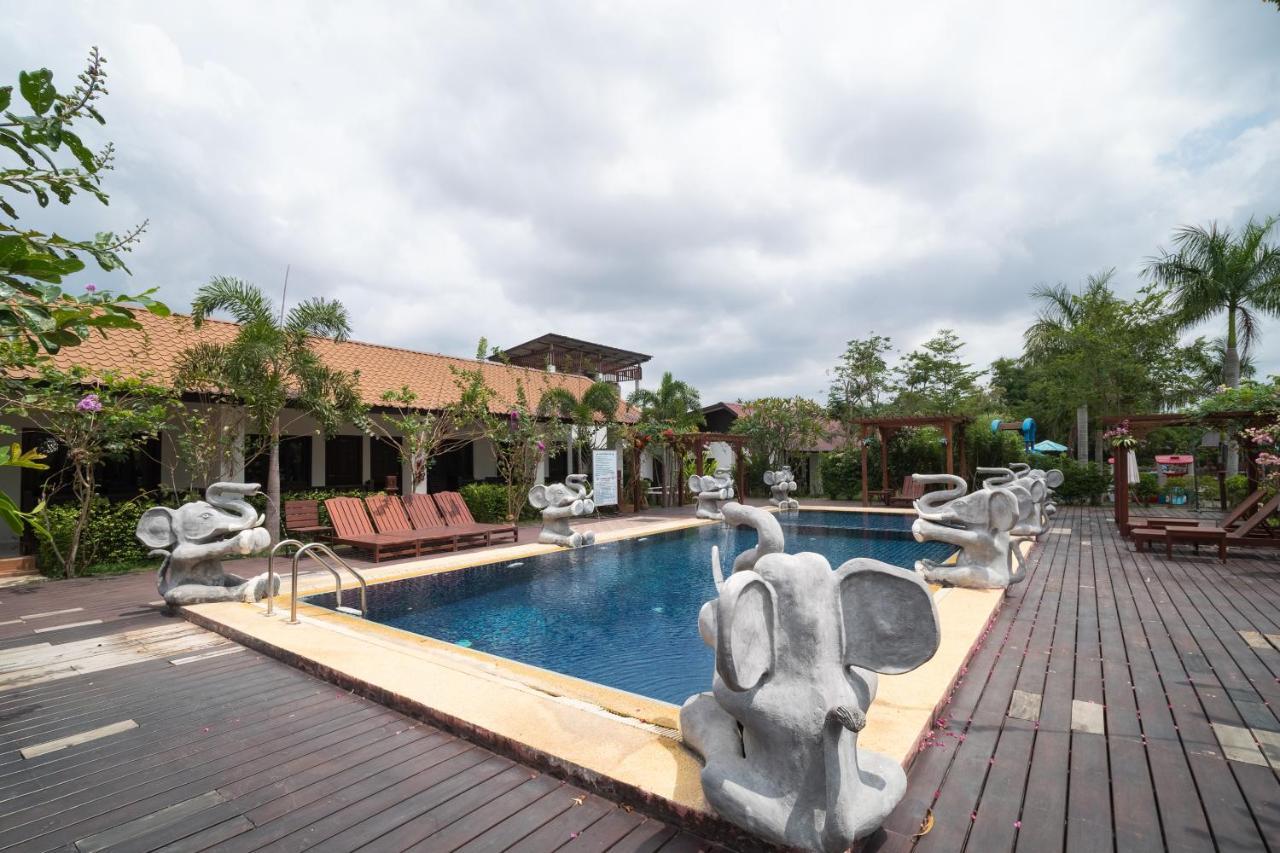 Oyo 837 Baan Kiang Nam Resort Bang Lamung Eksteriør billede